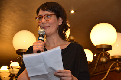 Lucie Taieb, le 11 novembre 2019, lisant son discours de réception du Prix Wepler