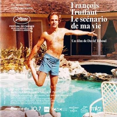 Affixhe du film : photo de Truffaut en maillot debout sur une jambe devant un bassin