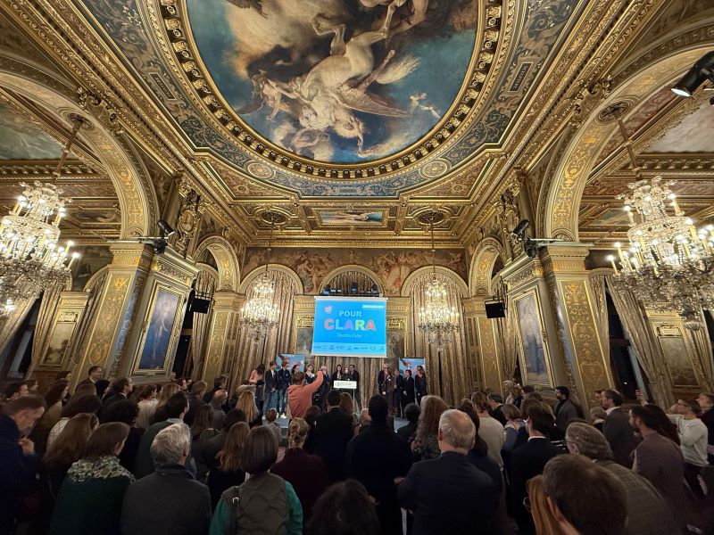 photo des salons de l'hôtel de ville de Paris avec invités du prix Clara