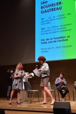 Photo de la cérémonie Zellidja avec Anne-Marie Jean, déléguée Fondation La Poste 