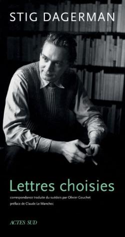 Couverture du livre avec photo en noir et blanc de Stig Dagerman devant bibliothèque