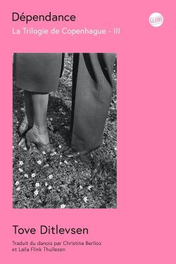 Couverture de Dépendance, une photo en noir et blanc de jambes d'un couple sur fond rose