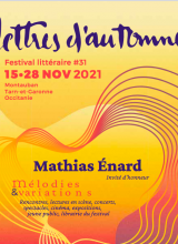 Affiche du festival Lettres d'autome (fond jaune, orange. Lettres d'automne et Mathias Énard écrits en violet)