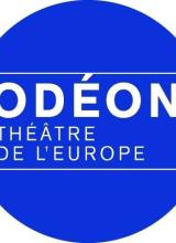 Cercle plein couleur bleue avec Odéon Théâtre de l'Europe en lettres blanches